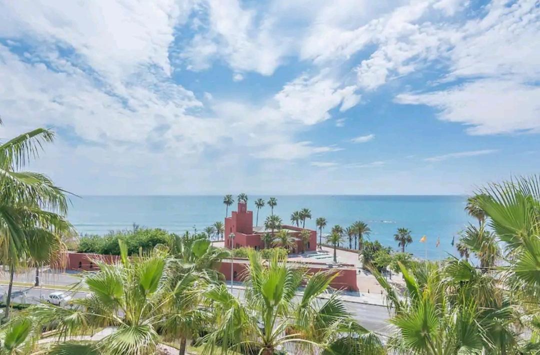 El Estudio De La Playa Benalbeach Holidays Paradise Benalmádena Esterno foto