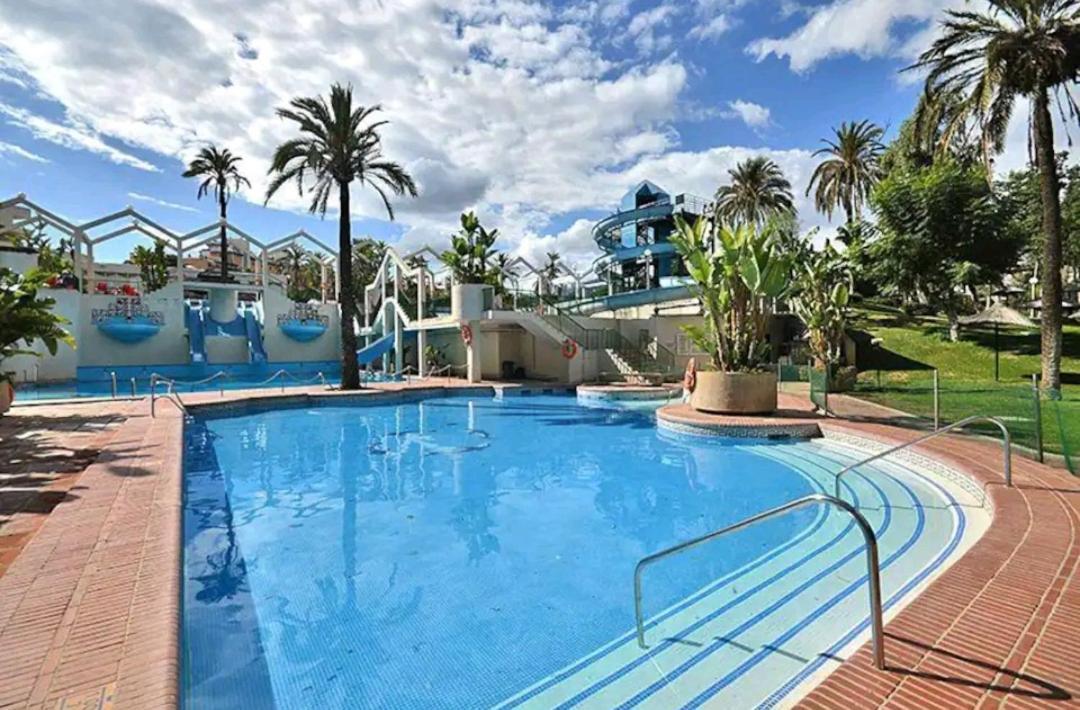 El Estudio De La Playa Benalbeach Holidays Paradise Benalmádena Esterno foto