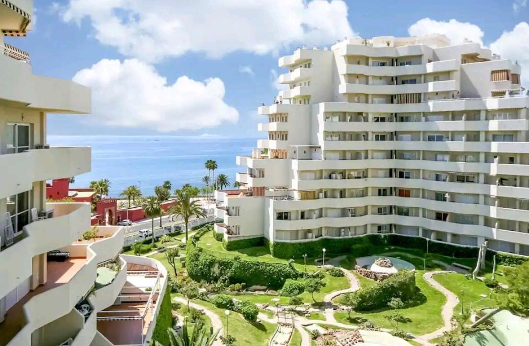 El Estudio De La Playa Benalbeach Holidays Paradise Benalmádena Esterno foto